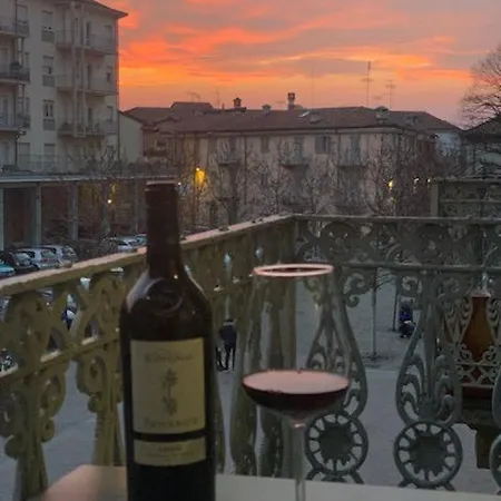 Pertinace Centro Storico * Άλμπα