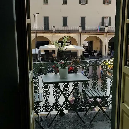 Pertinace Centro Storico Διαμέρισμα Άλμπα